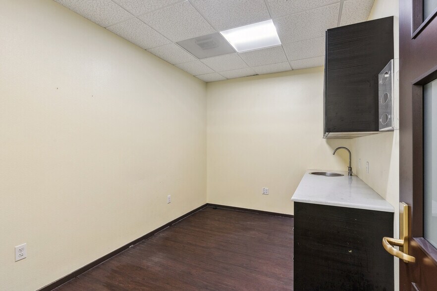 More Photos Of 1600-1630 Geary Blvd, San Francisco Medical For Sale