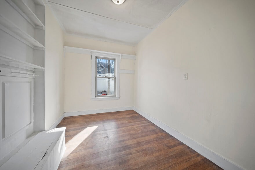 More Photos Of 605 Hall St, Manchester Multifamily For Sale