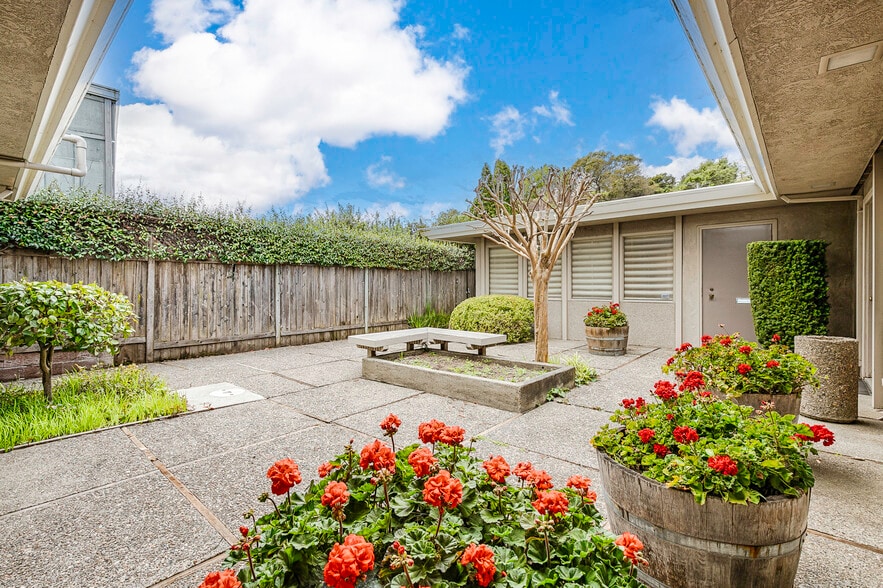 More Photos Of 4038 Montgomery Dr, Santa Rosa Office For Sale