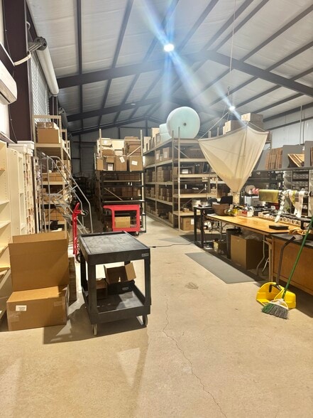 More Photos Of 14707 Fitzhugh Rd, Austin Warehouse For Sale