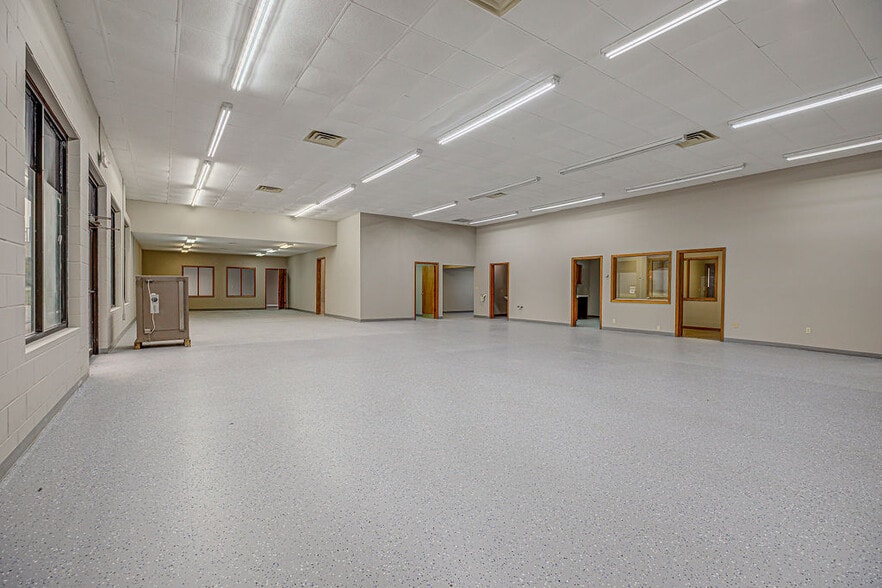 More Photos Of 4420 S Dixie Hwy, Franklin Office For Sale