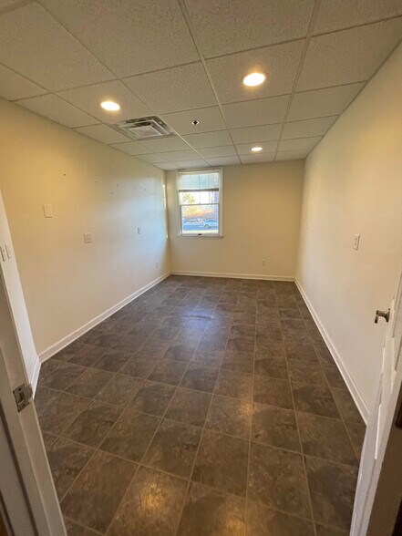 More Photos Of 344-350 Silas Deane Hwy, Wethersfield Medical For Lease