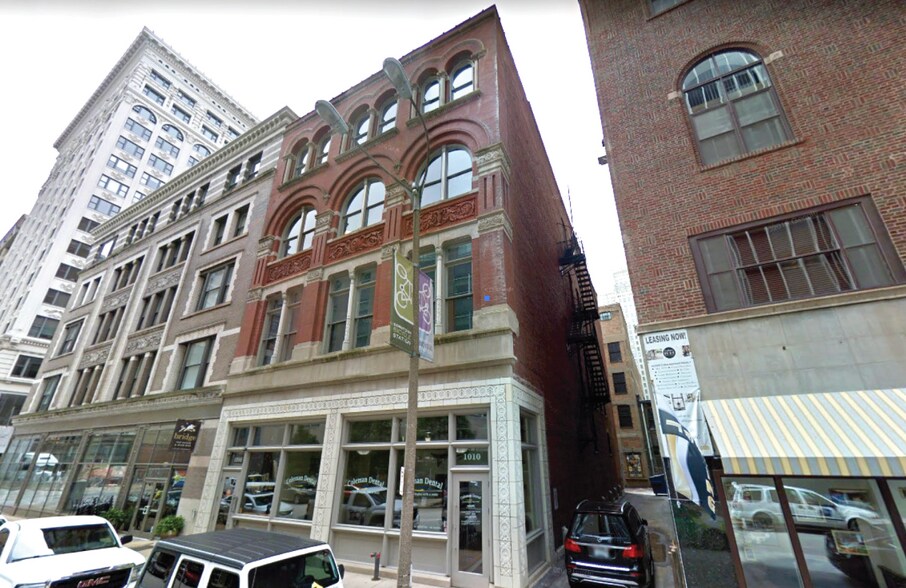 Primary Photo Of 1008-1010 Locust St, Saint Louis Office For Sale