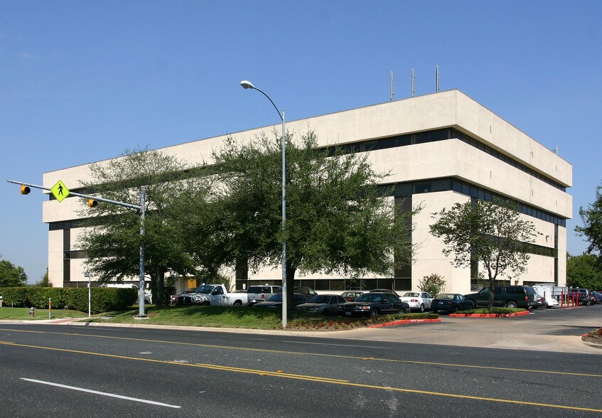 More Photos Of 8317 Cross Park Dr, Austin Office For Lease