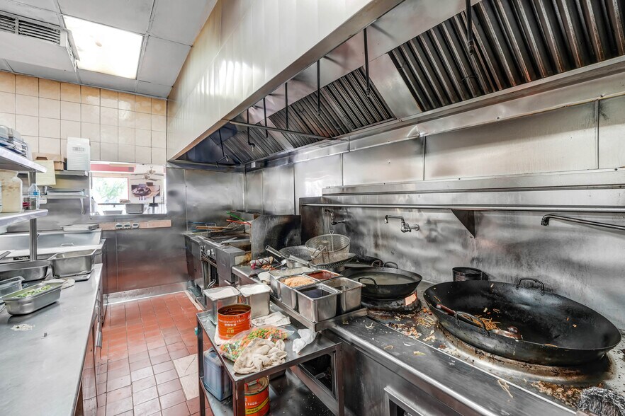 More Photos Of 1725 N Garvey Ave, Pomona Freestanding For Sale