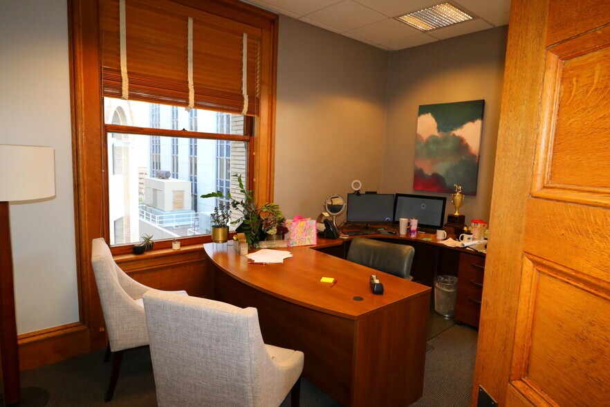 More Photos Of 730 17th St, Denver Office For Sale