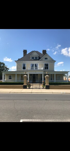 More Photos Of 301 E Windsor St, Monroe Office Residential For Sale