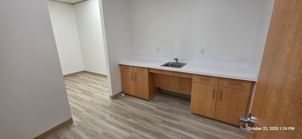 More Photos Of 3900 Essex Ln, Houston Office For Lease