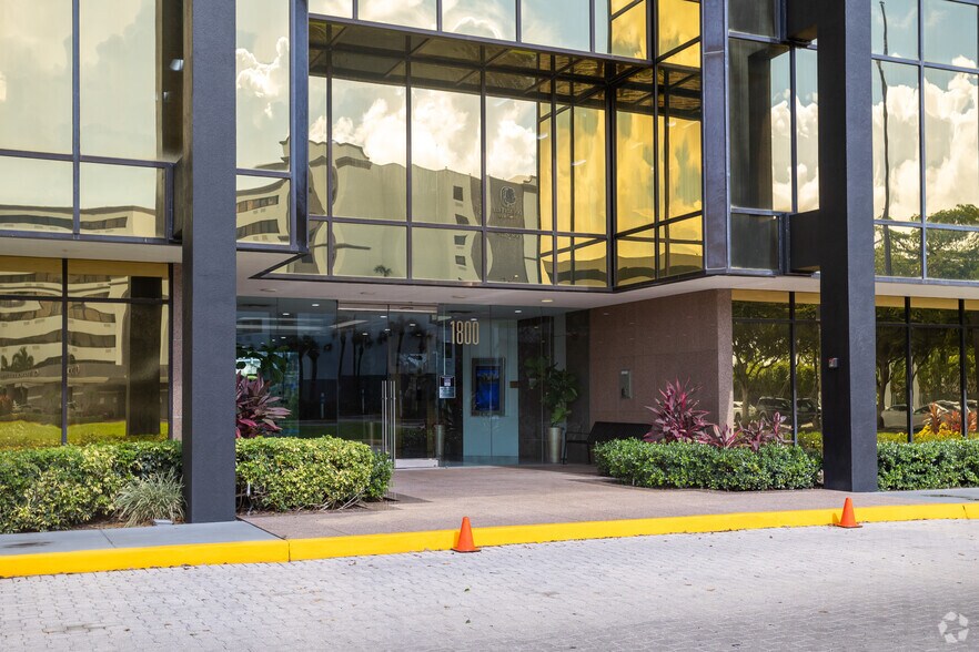 More Photos Of 1800 S Australian Ave, West Palm Beach Office For Lease