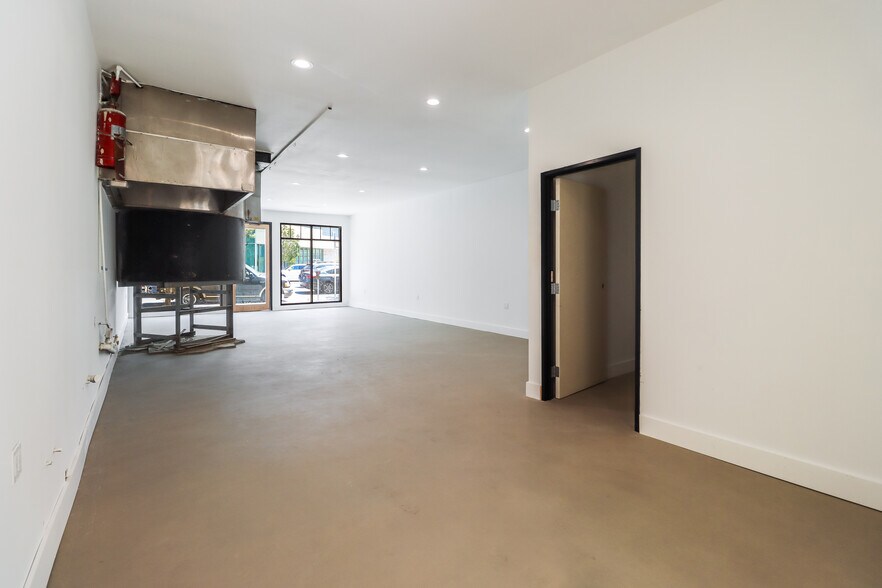 More Photos Of 4514-4518 Hollywood Blvd, Los Angeles Storefront Retail Residential For Lease