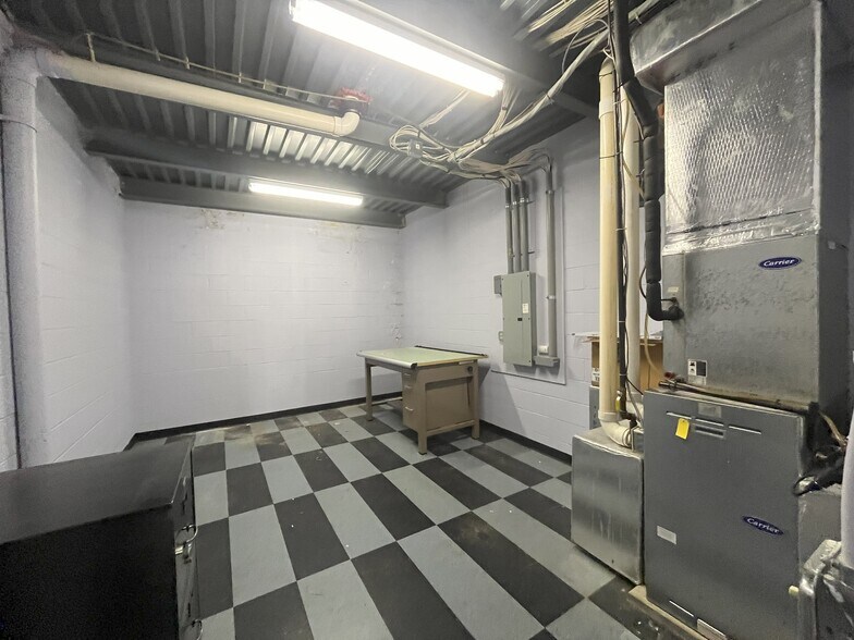 More Photos Of 2345 Bernville Rd, Reading Office For Lease