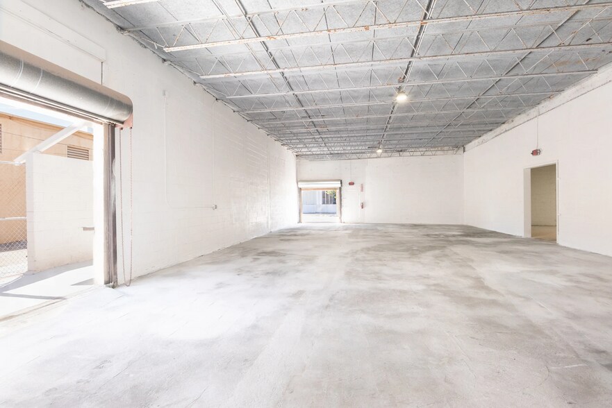 More Photos Of 610 NE 29th St, Pompano Beach Warehouse For Lease