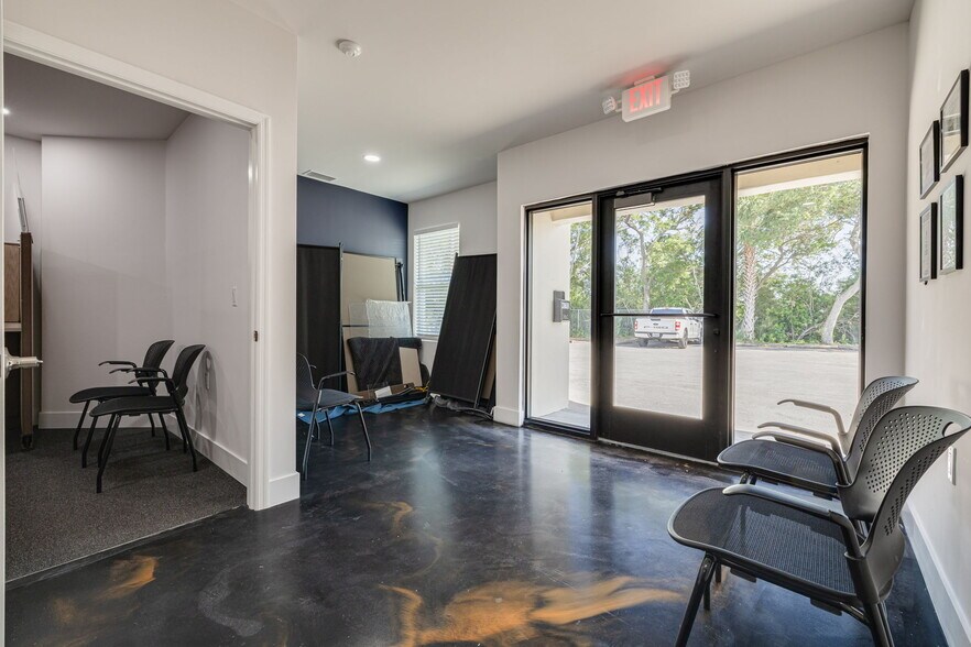 More Photos Of 2312 US Highway 19, Holiday Office For Sale
