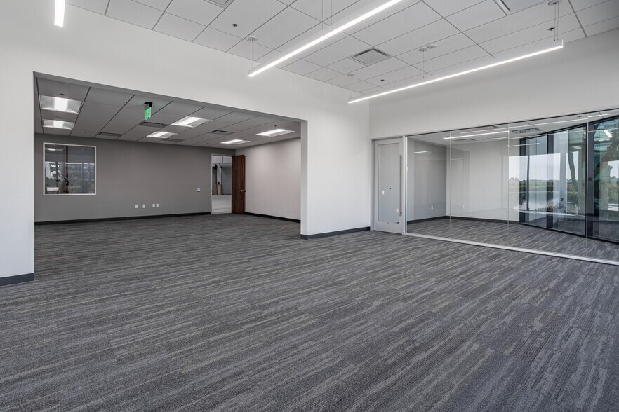 More Photos Of 2037-2077 S Vineyard Ave, Ontario Unknown For Lease