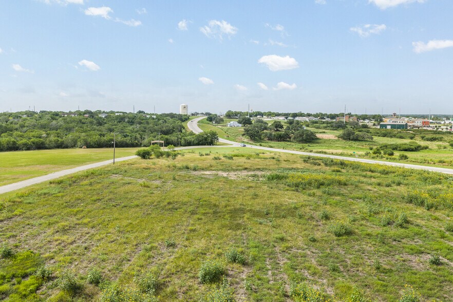 More Photos Of TBD U.S. 183, Gonzales Land For Sale