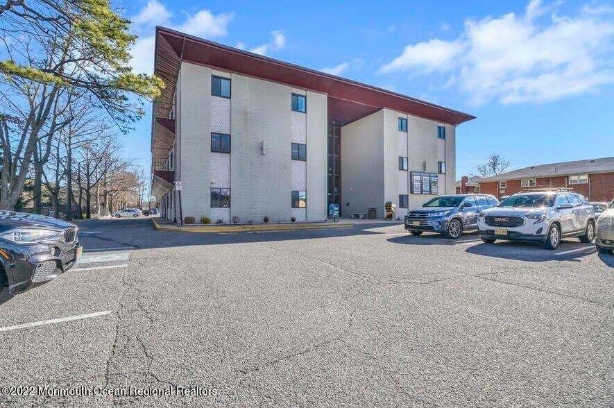 More Photos Of 445 Brick Blvd, Brick Medical For Lease