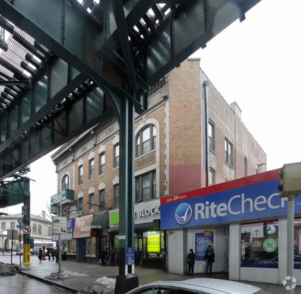 More Photos Of 80 Westchester Sq, Bronx Storefront Retail Office For Lease