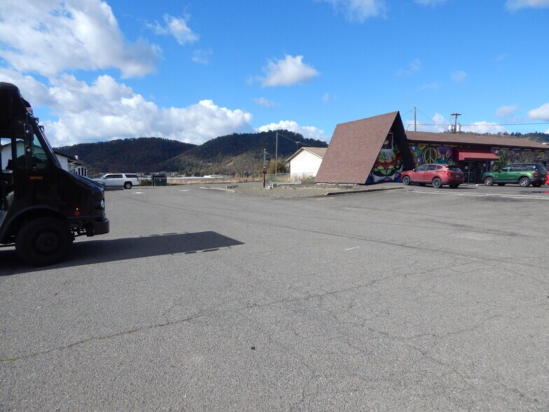 More Photos Of 2478 NE Stephens St, Roseburg Land For Lease