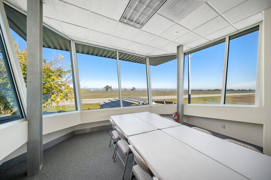 More Photos Of 4301 Second Wind Way, Paso Robles Office For Lease