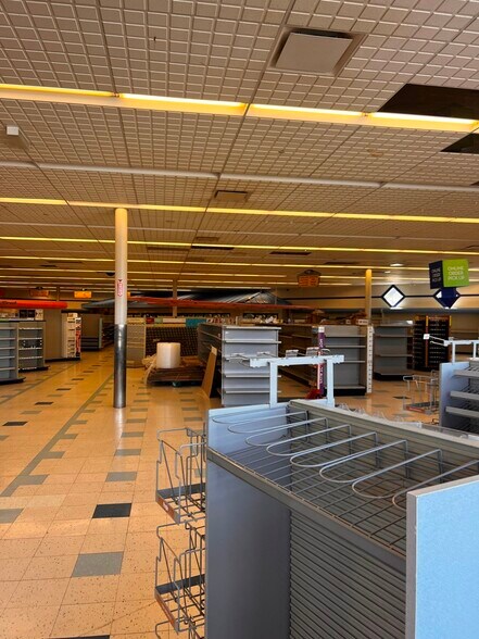 More Photos Of 5005 W Overland Rd, Boise Freestanding For Sale