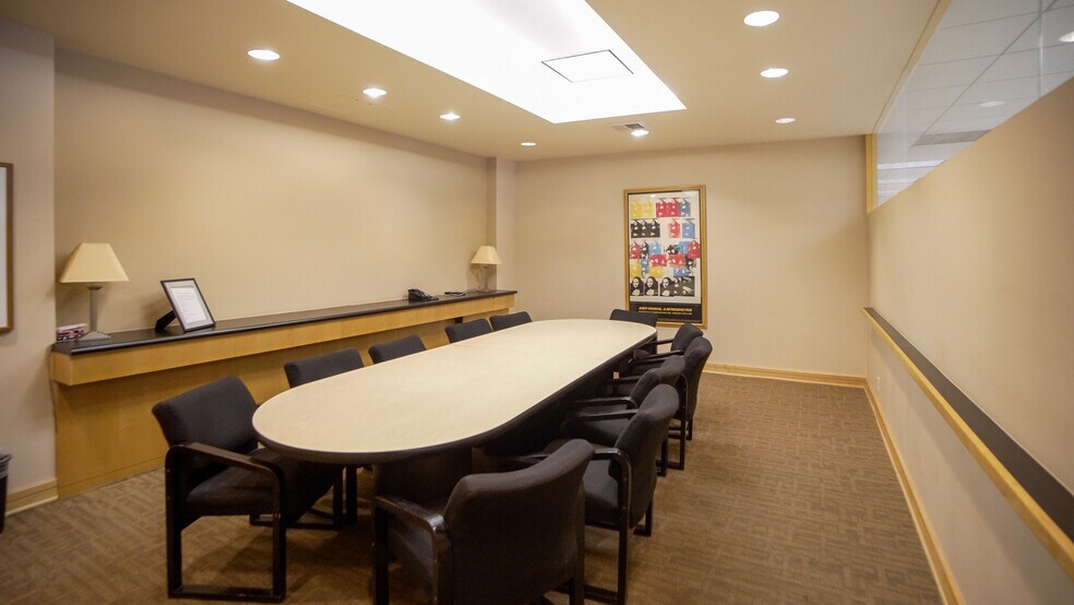 More Photos Of 8840 Wilshire Blvd, Beverly Hills Office For Lease