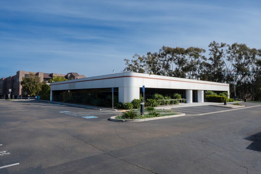 More Photos Of 5186 Carroll Canyon Rd, San Diego Office For Sale