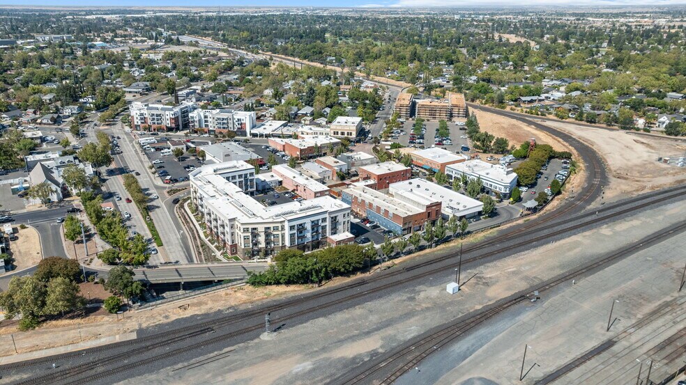 More Photos Of 112 Pacific St, Roseville Apartments For Lease