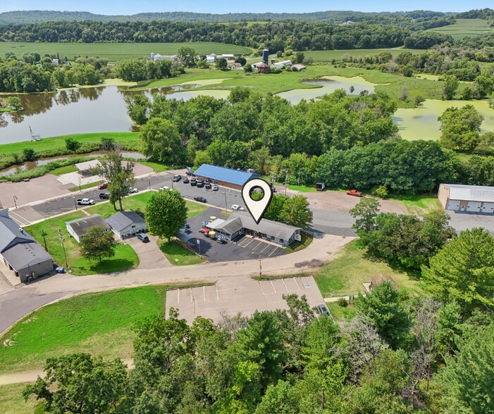More Photos Of 309 Trail St, La Valle Restaurant For Sale