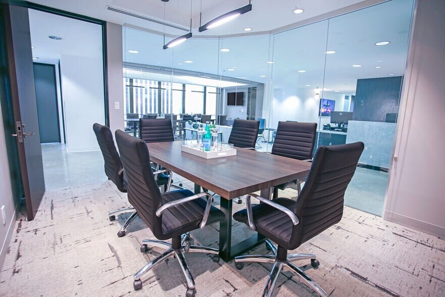 More Photos Of 100 Oceangate, Long Beach Coworking Space