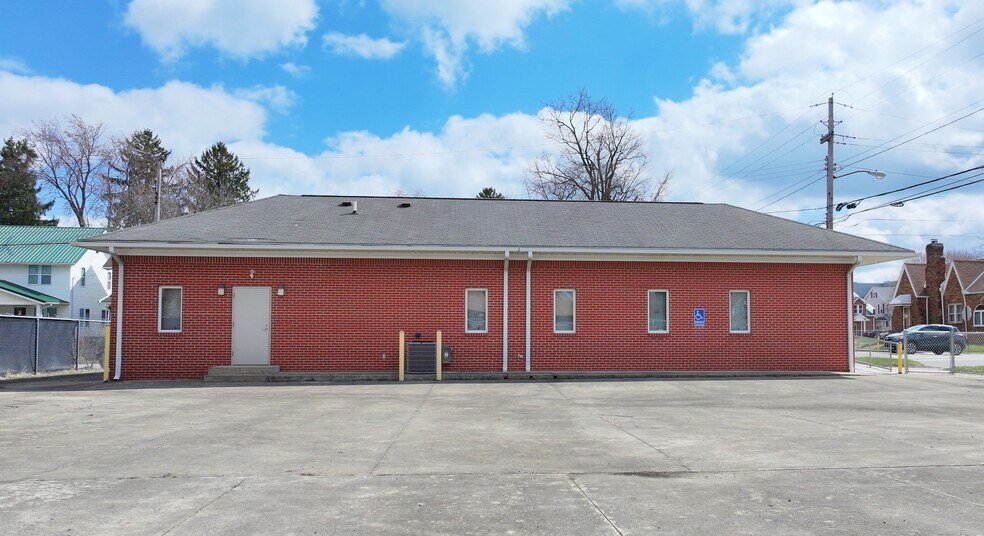 More Photos Of 458 Glessner Ave, Mansfield Medical For Sale