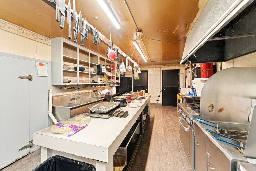 More Photos Of 415 Palmer Ave, Warwick Bar For Sale