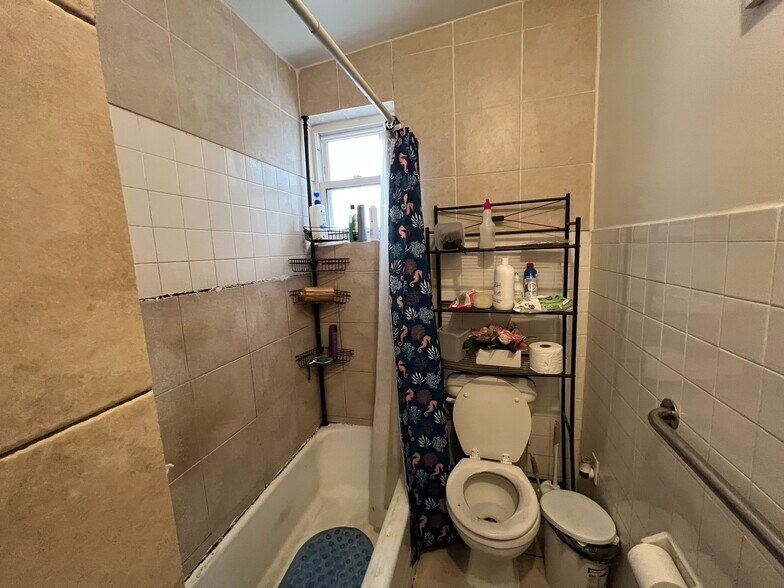 More Photos Of 1908 S 7th St, Philadelphia Apartments For Sale