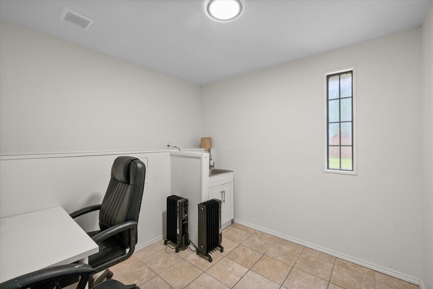 More Photos Of 8850 Davis Blvd, Southlake Land For Lease