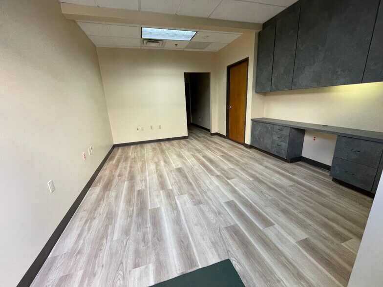 More Photos Of 2033 E Warner Rd, Tempe Office For Sale