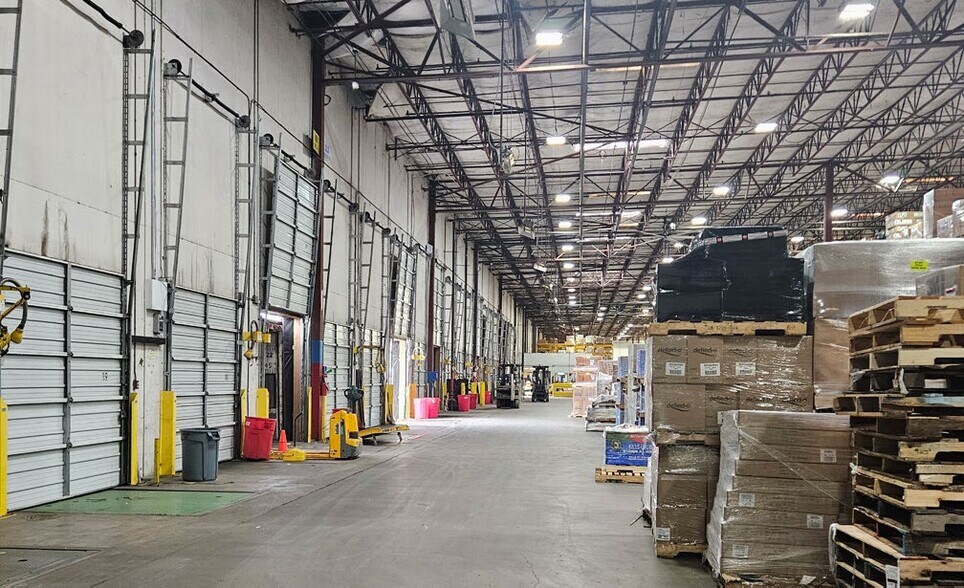 More Photos Of 400 Murphy Dr, Maumelle Distribution For Lease