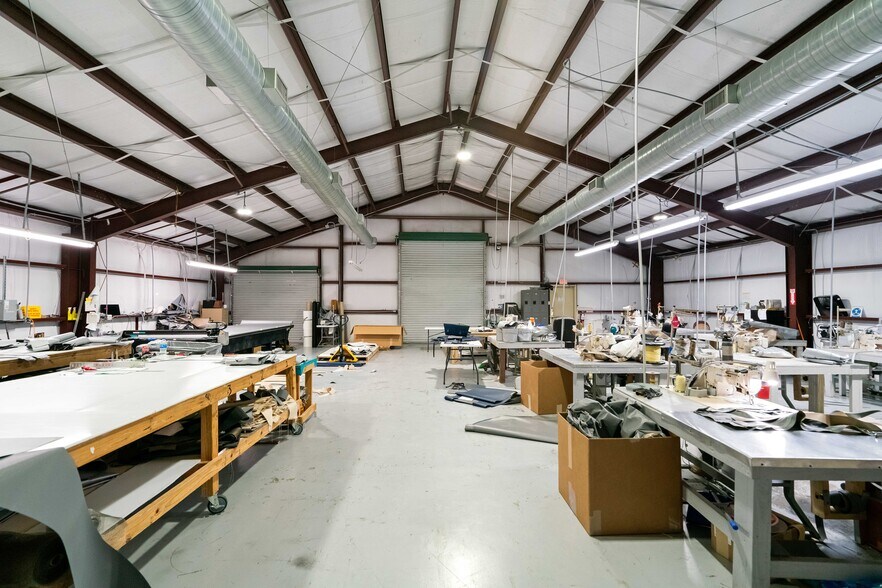 More Photos Of 207 W Archer Rd, Baytown Warehouse For Sale