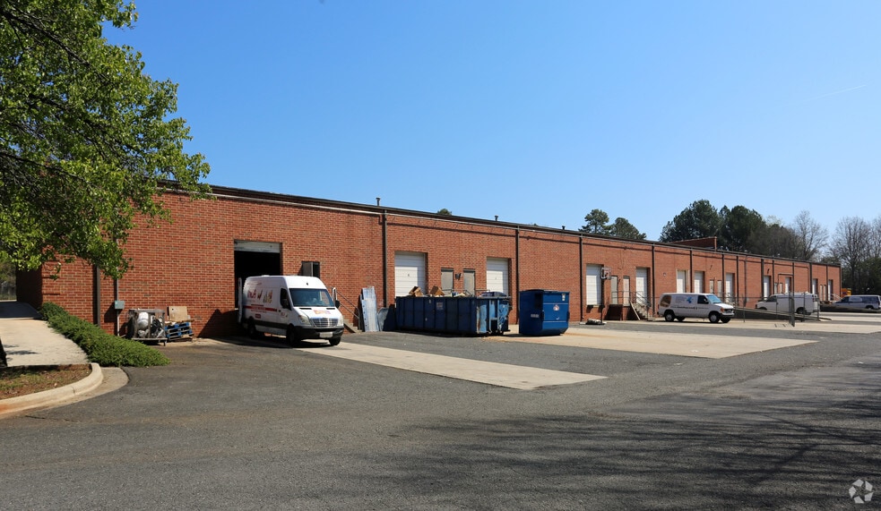 More Photos Of 6012 Old Pineville Rd, Charlotte Light Distribution For Lease