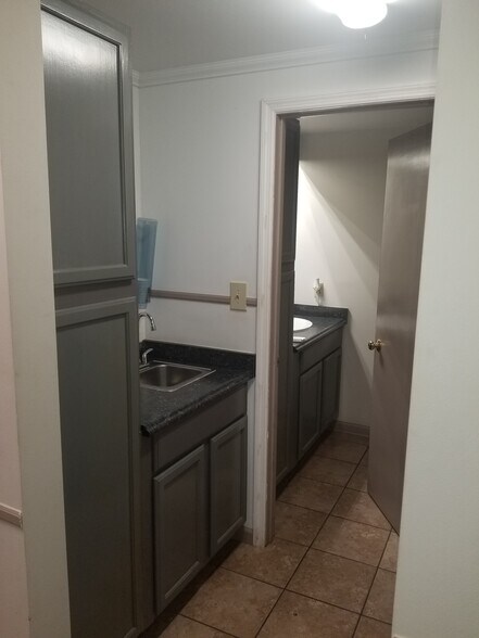 More Photos Of 1215 Blount Ave, Guntersville Flex For Lease