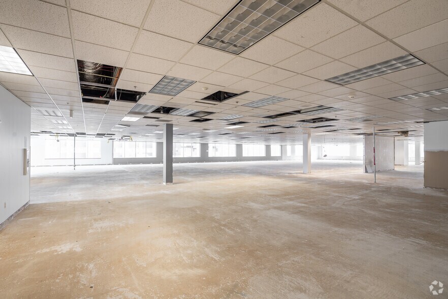 More Photos Of 4550 S Macadam Ave, Portland Office For Sale