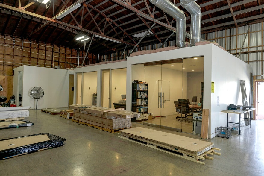 More Photos Of 270 Oak St, Manteca Warehouse For Lease