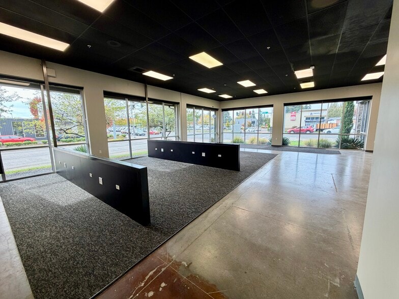 More Photos Of 10800 SE 82nd Ave, Happy Valley Storefront Retail Office For Sale