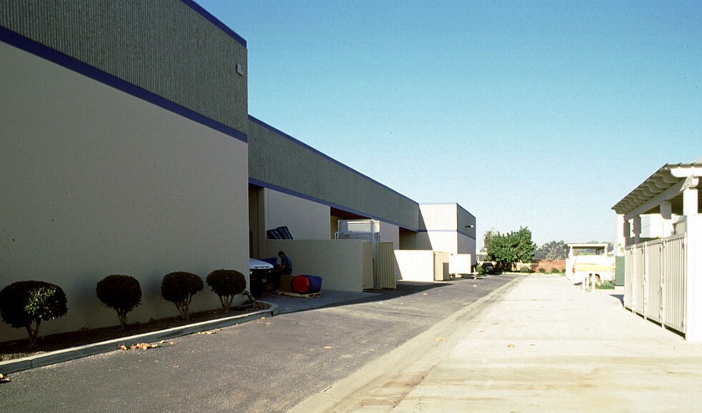 More Photos Of 4057-4073 Calle Tesoro, Camarillo Warehouse For Lease