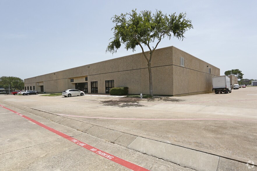 More Photos Of 1352-1366 Exchange Dr, Richardson Unknown For Lease