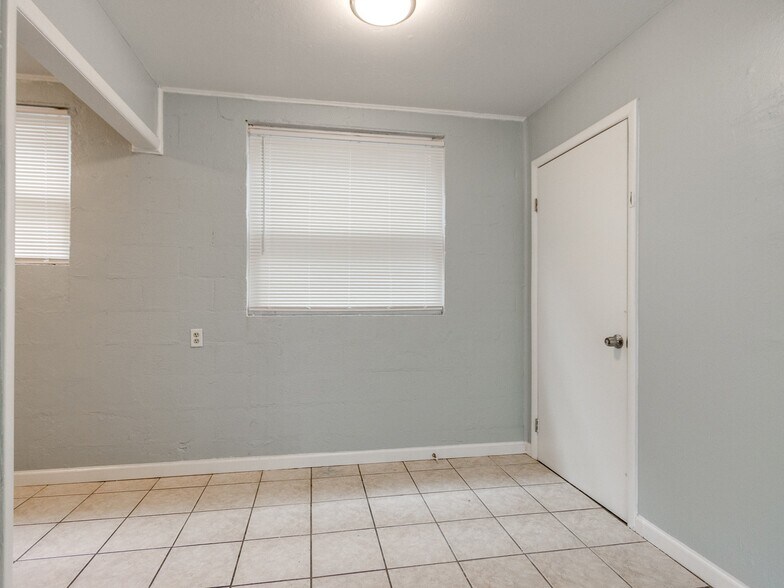 More Photos Of 506 SW 24th St, Oklahoma City Apartments For Sale