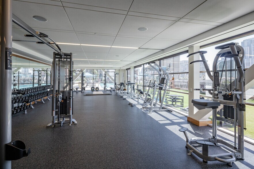 More Photos Of 501 W Broadway, San Diego Office For Lease