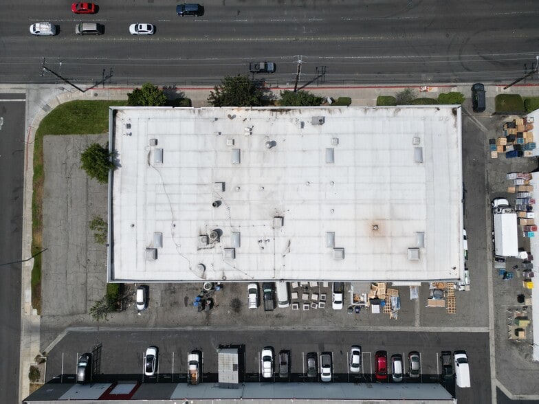 More Photos Of 16100-16122 Orange Ave, Paramount Manufacturing For Lease