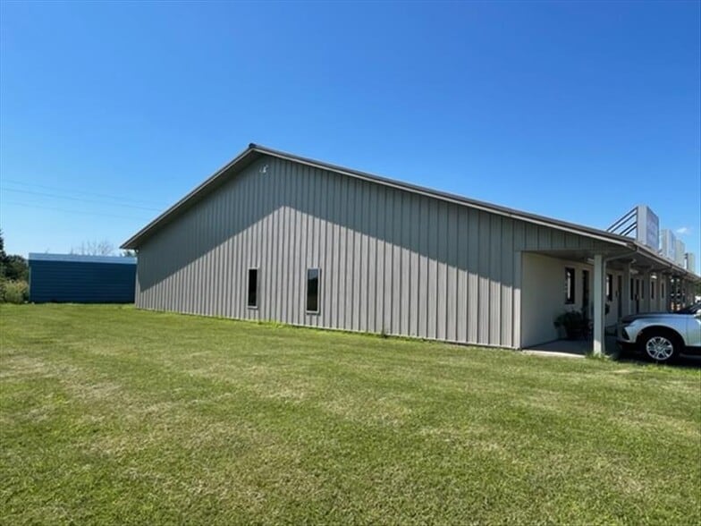 More Photos Of 2005 N Missouri St, Macon Office Residential For Sale