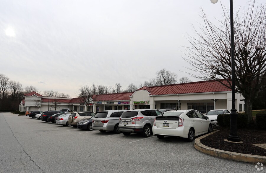 More Photos Of 704 W Nields St, West Chester Storefront For Lease