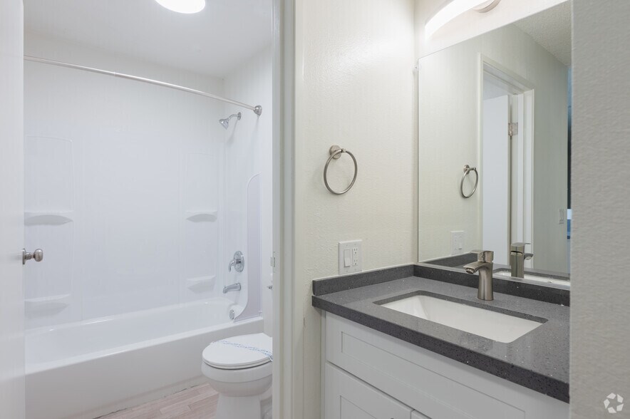 More Photos Of 557 Sierra Vista Dr, Las Vegas Apartments For Sale