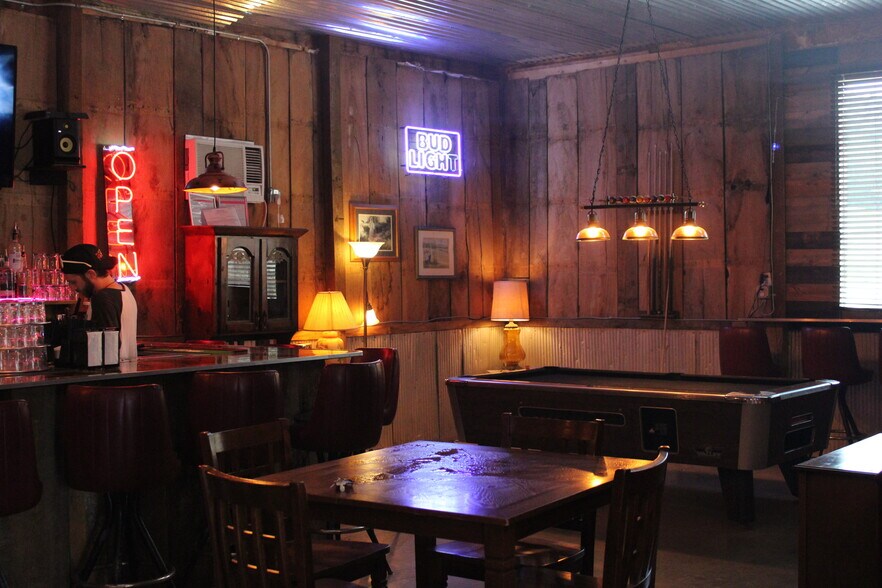 More Photos Of 1062 Susan Rd, Lake Ozark Hotel For Sale